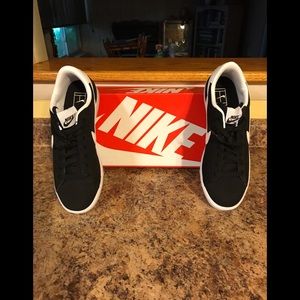 NIB Mens Nike Classic Court Suede Sneakers Sz 8